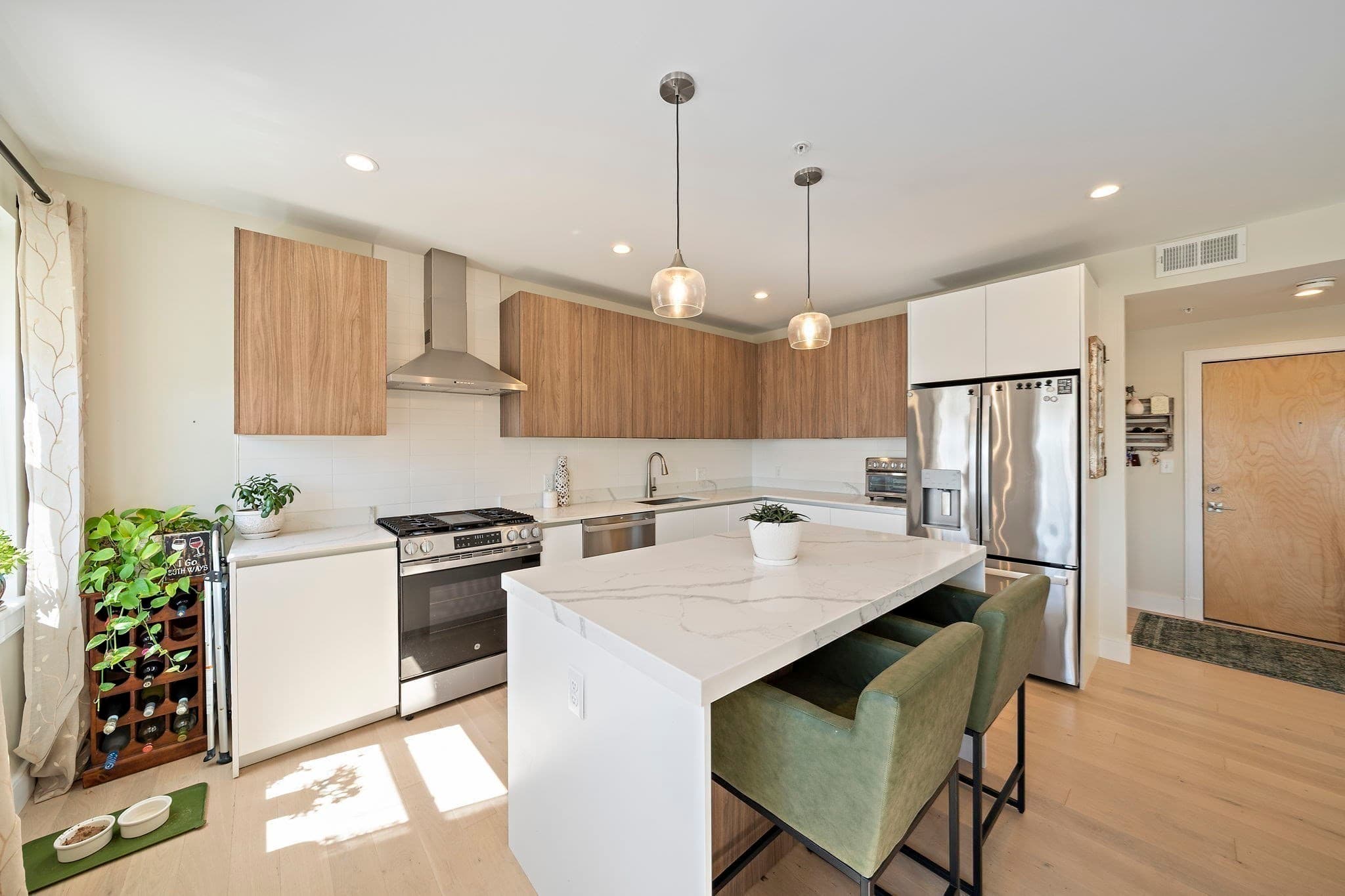 Condominium at 488 Quincy Ave # 4, Quincy MA 02169, photo 3 of 33