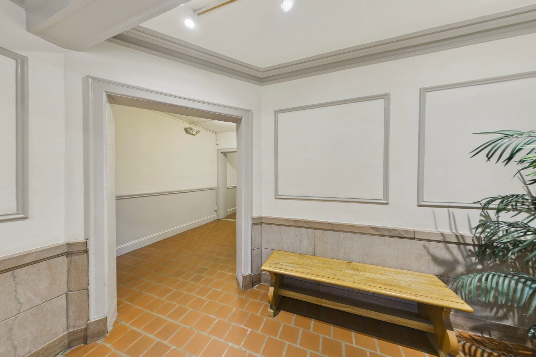 Condominium at 43 Linnaean # 2A, Cambridge MA 02138, Cambridge, photo 31 of 40