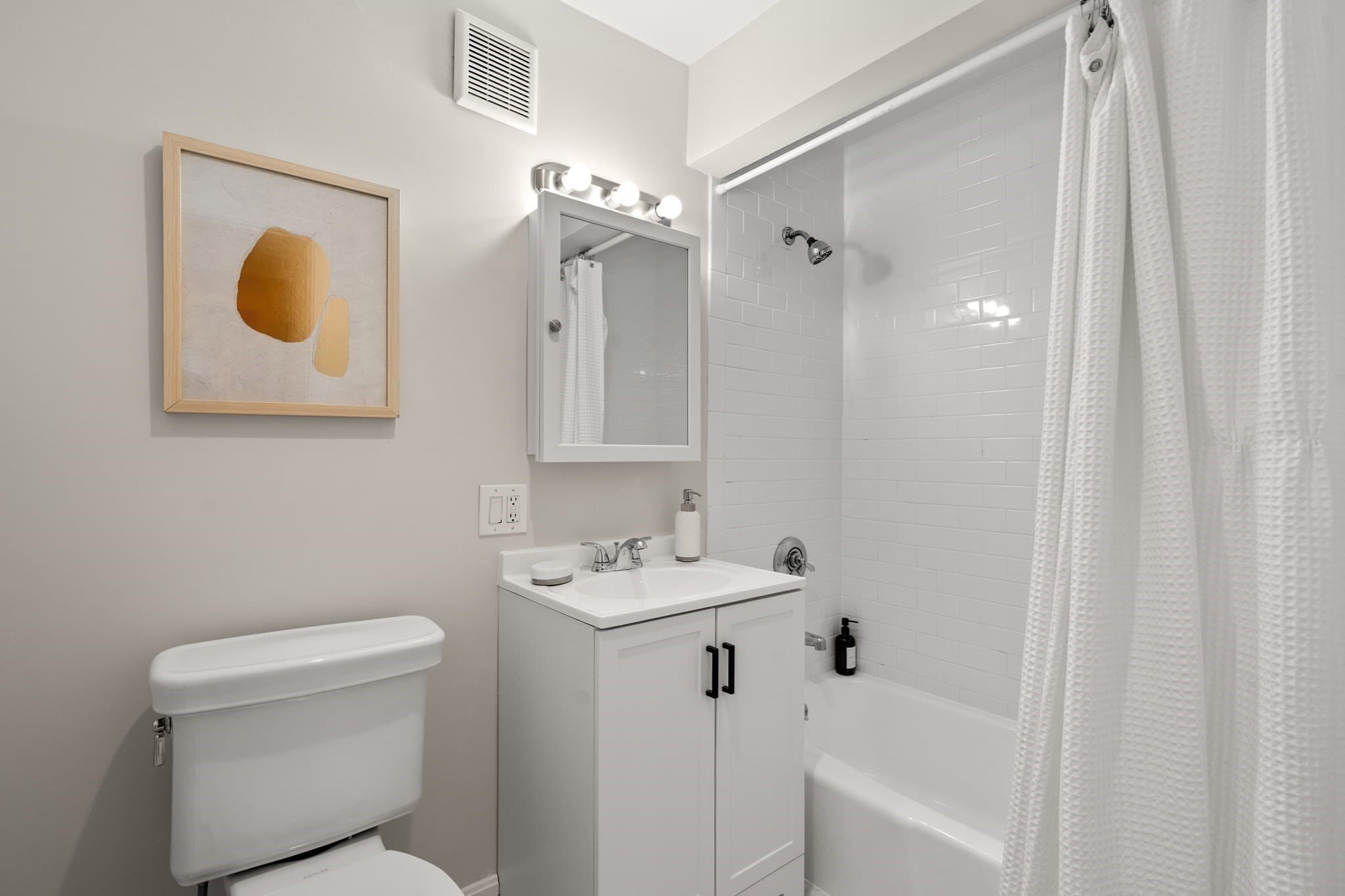 Condominium at 804 Centre St # 8, Boston MA 02130, Boston, photo 5 of 9