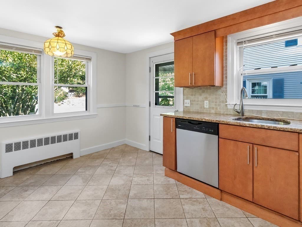 Single Family Residence at 194 Weston Street, Waltham MA 02453, Waltham, photo 6 of 37