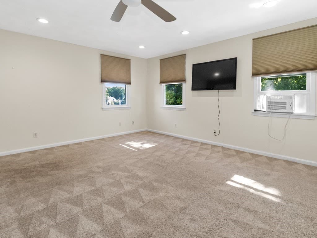 Single Family Residence at 81 Wetherbee Road, Waltham MA 02453, Waltham, photo 17 of 42
