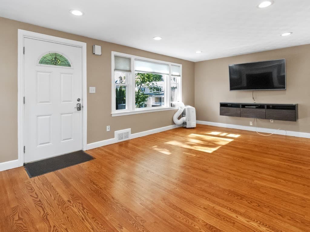 Single Family Residence at 81 Wetherbee Road, Waltham MA 02453, Waltham, photo 12 of 42