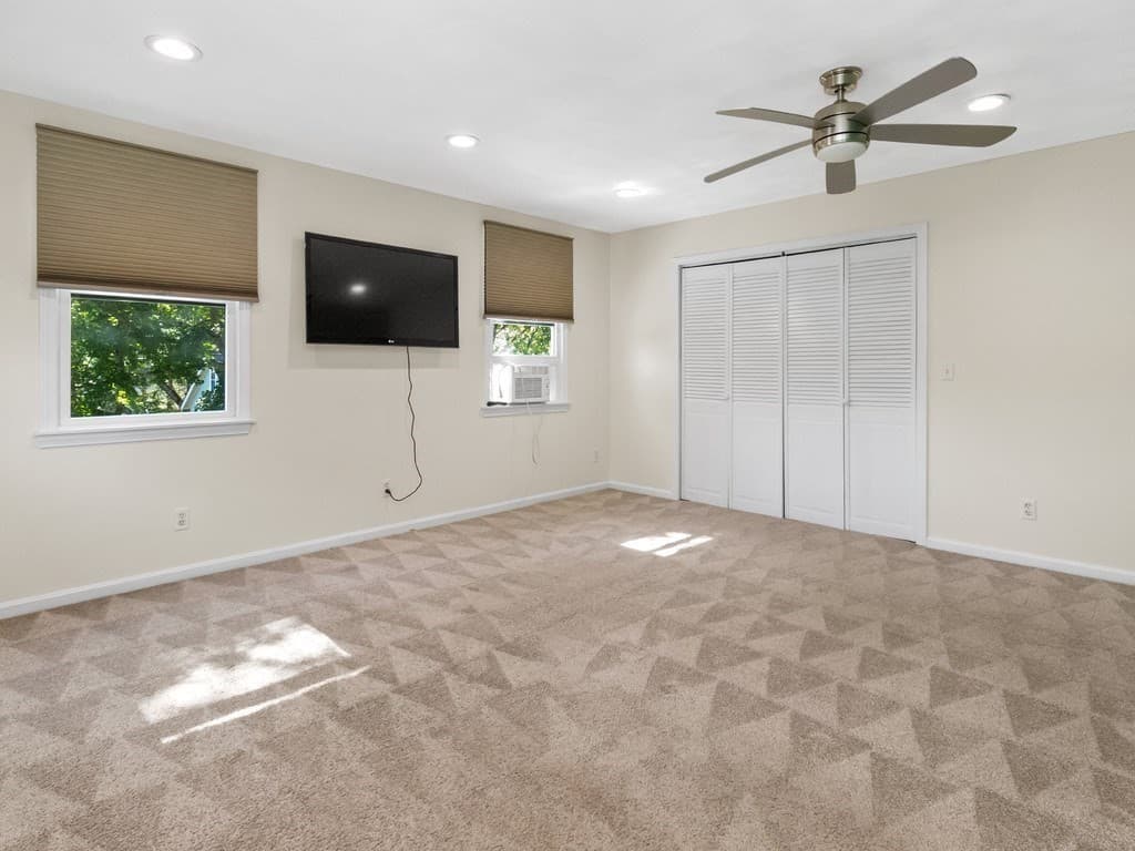 Single Family Residence at 81 Wetherbee Road, Waltham MA 02453, Waltham, photo 19 of 42