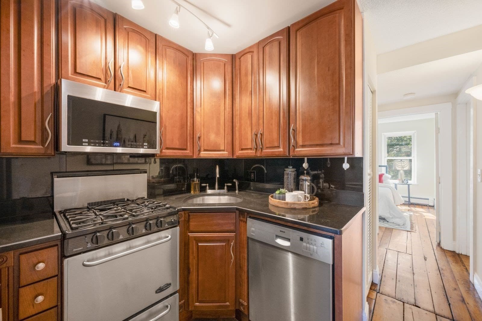 Condominium at 88 W Springfield St # 3, Boston MA 02118, photo 8 of 13