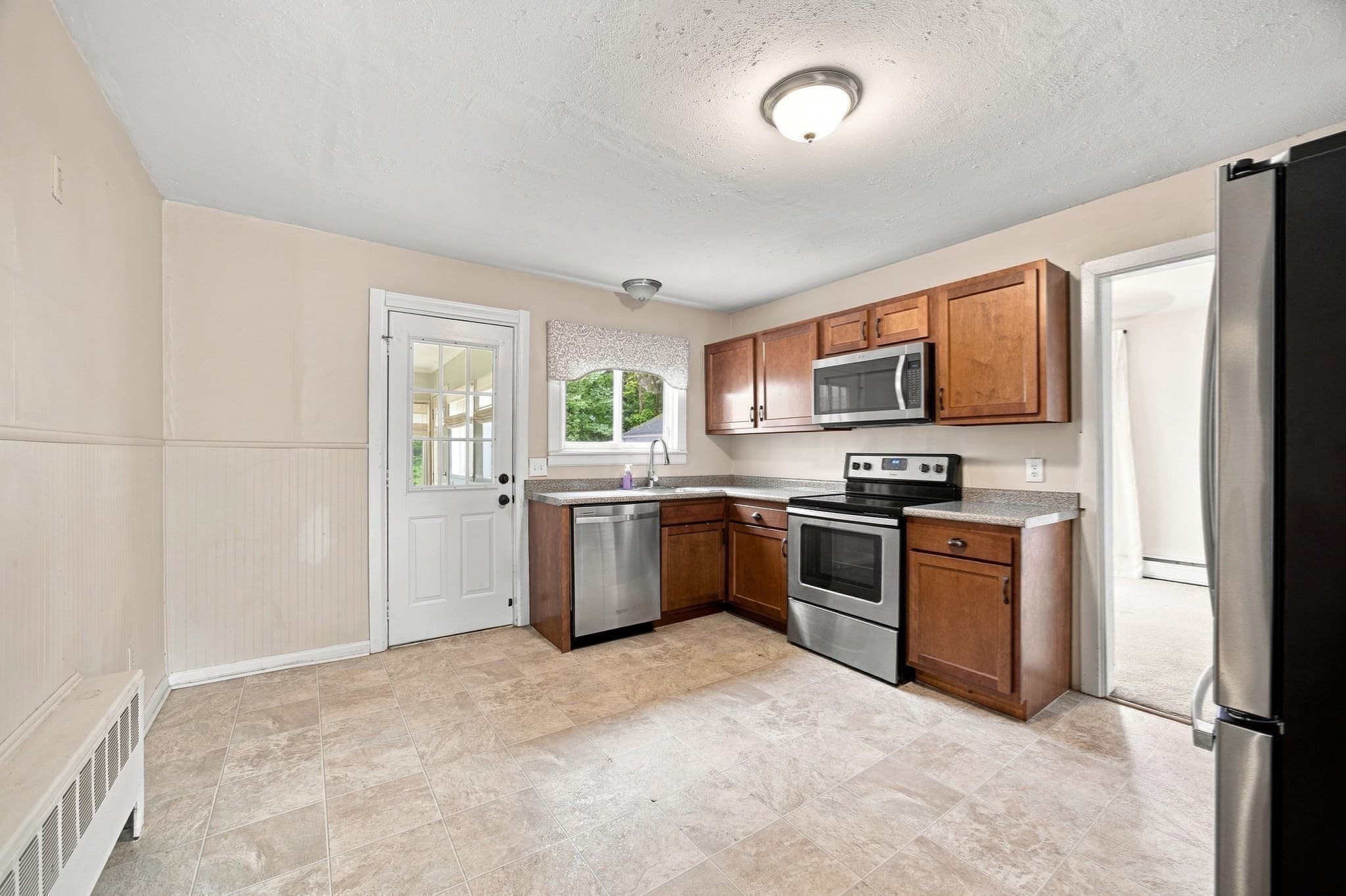 Single Family Residence at 12 Park Ave, Holyoke MA 01040, Holyoke, photo 15 of 21