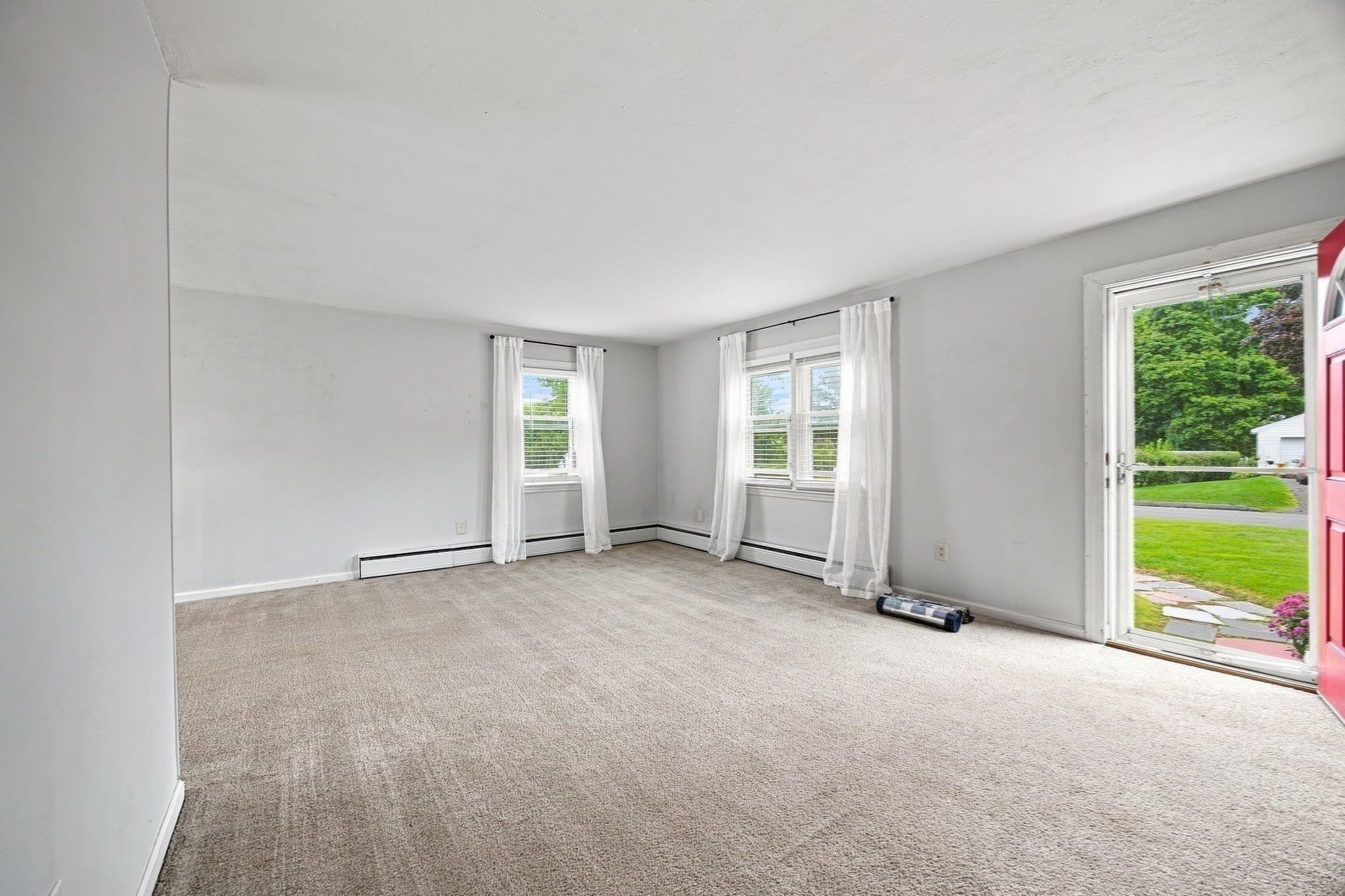 Single Family Residence at 12 Park Ave, Holyoke MA 01040, Holyoke, photo 4 of 21