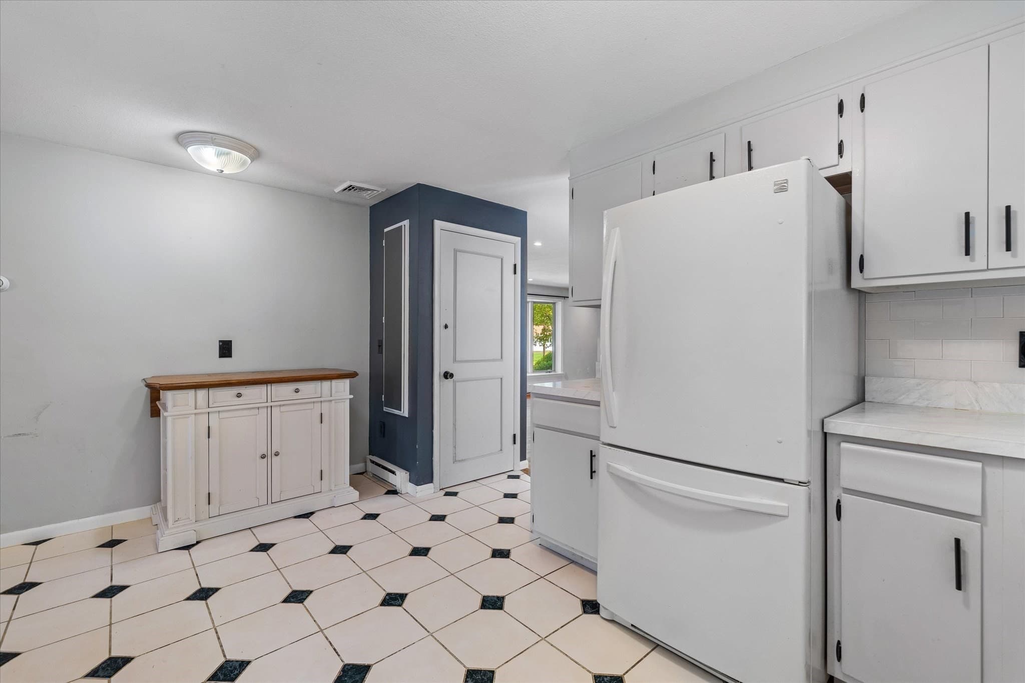 Single Family Residence at 36 Barry Rd, Worcester MA 01609, Worcester, photo 14 of 35