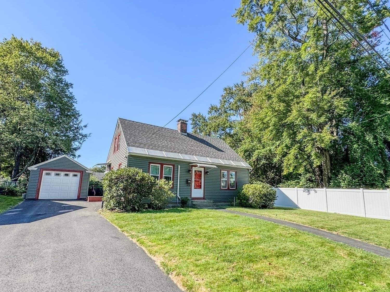 82 Smith Street, Greenfield MA 01301