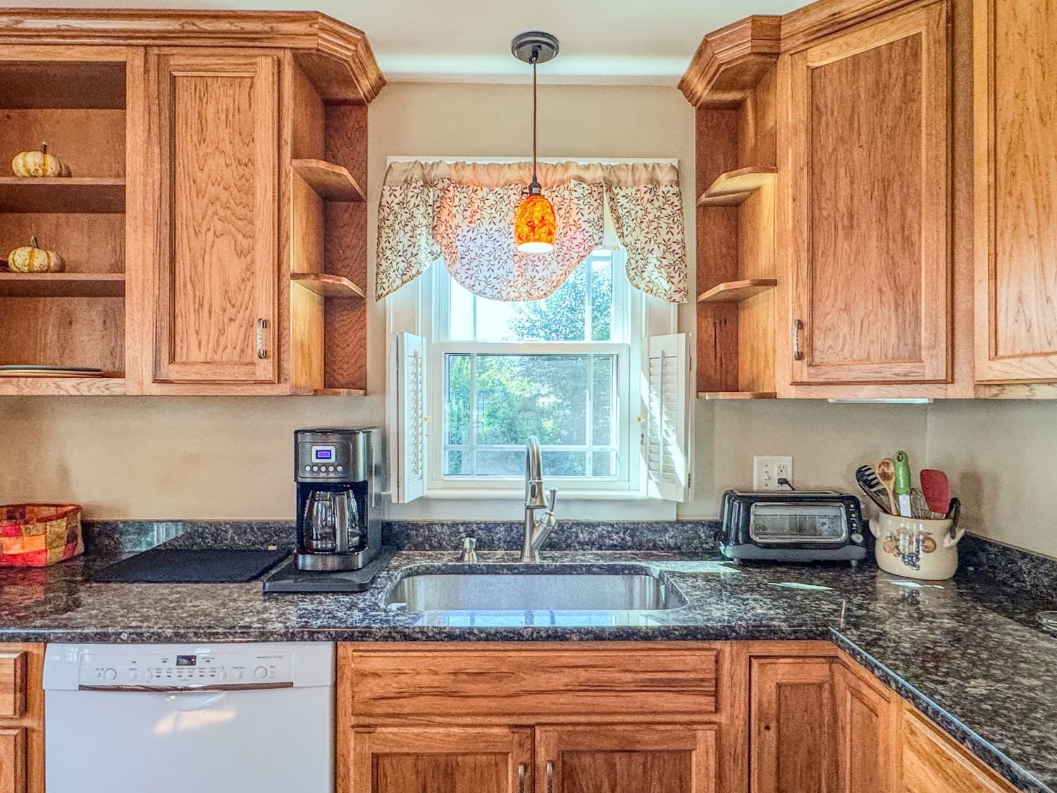 Single Family Residence at 82 Smith Street, Greenfield MA 01301, Greenfield, photo 8 of 42