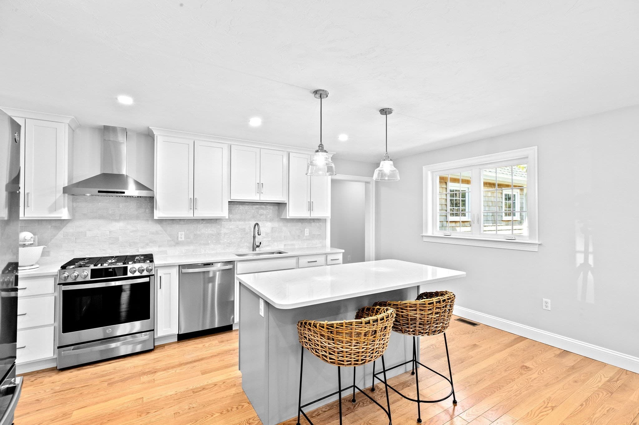 Single Family Residence at 21 Blossom Drive, Plymouth MA 02360, Plymouth, photo 11 of 41