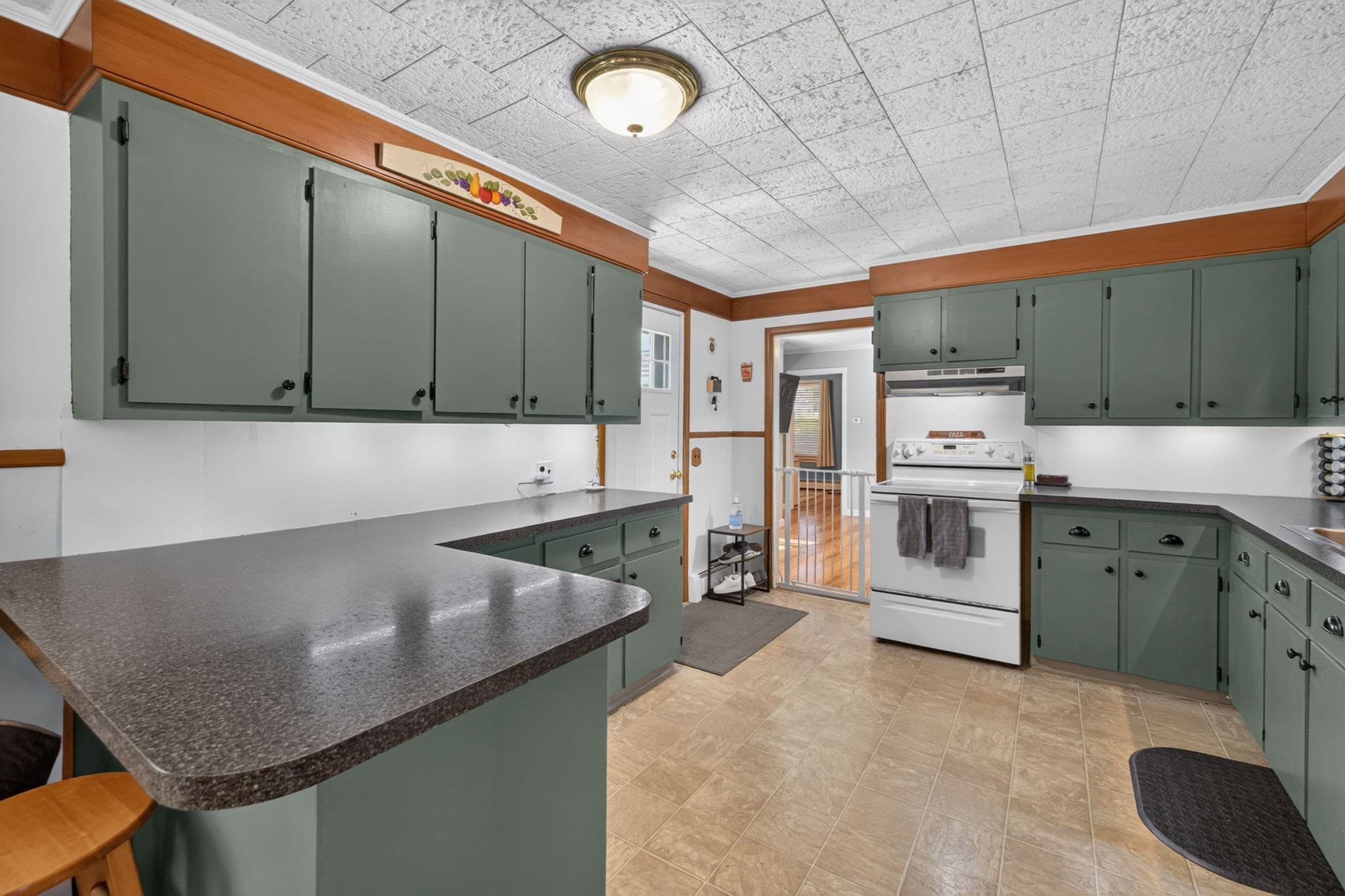 Multi Family at 17 Pearl St, Middleboro MA 02346, photo 12 of 42