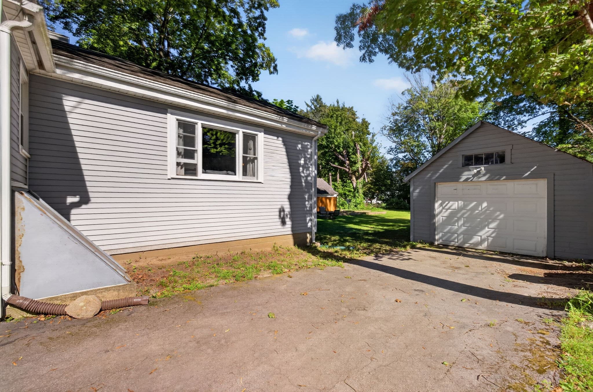Multi Family at 17 Pearl St, Middleboro MA 02346, photo 4 of 42