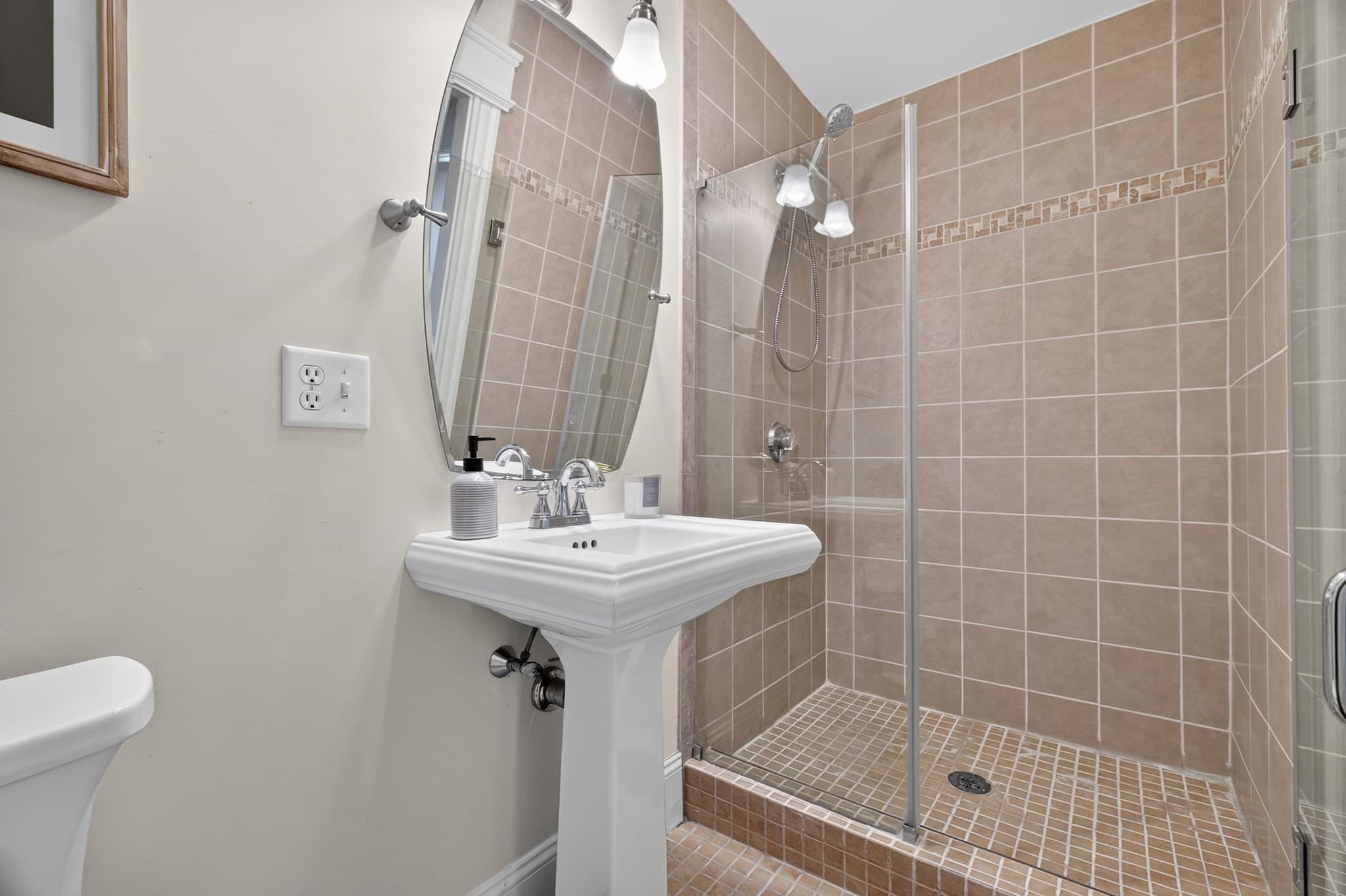 Condominium at 472 E 3rd St # 2, Boston MA 02127, Boston, photo 16 of 27