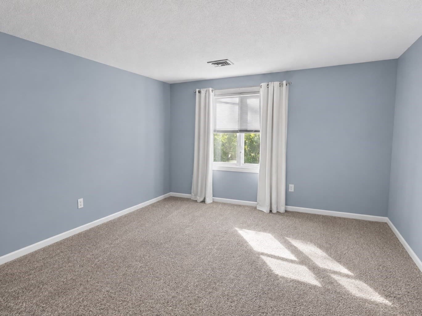 Condominium at 43 Brickett Hill Circle # 43, Haverhill MA 01830, Haverhill, photo 7 of 13
