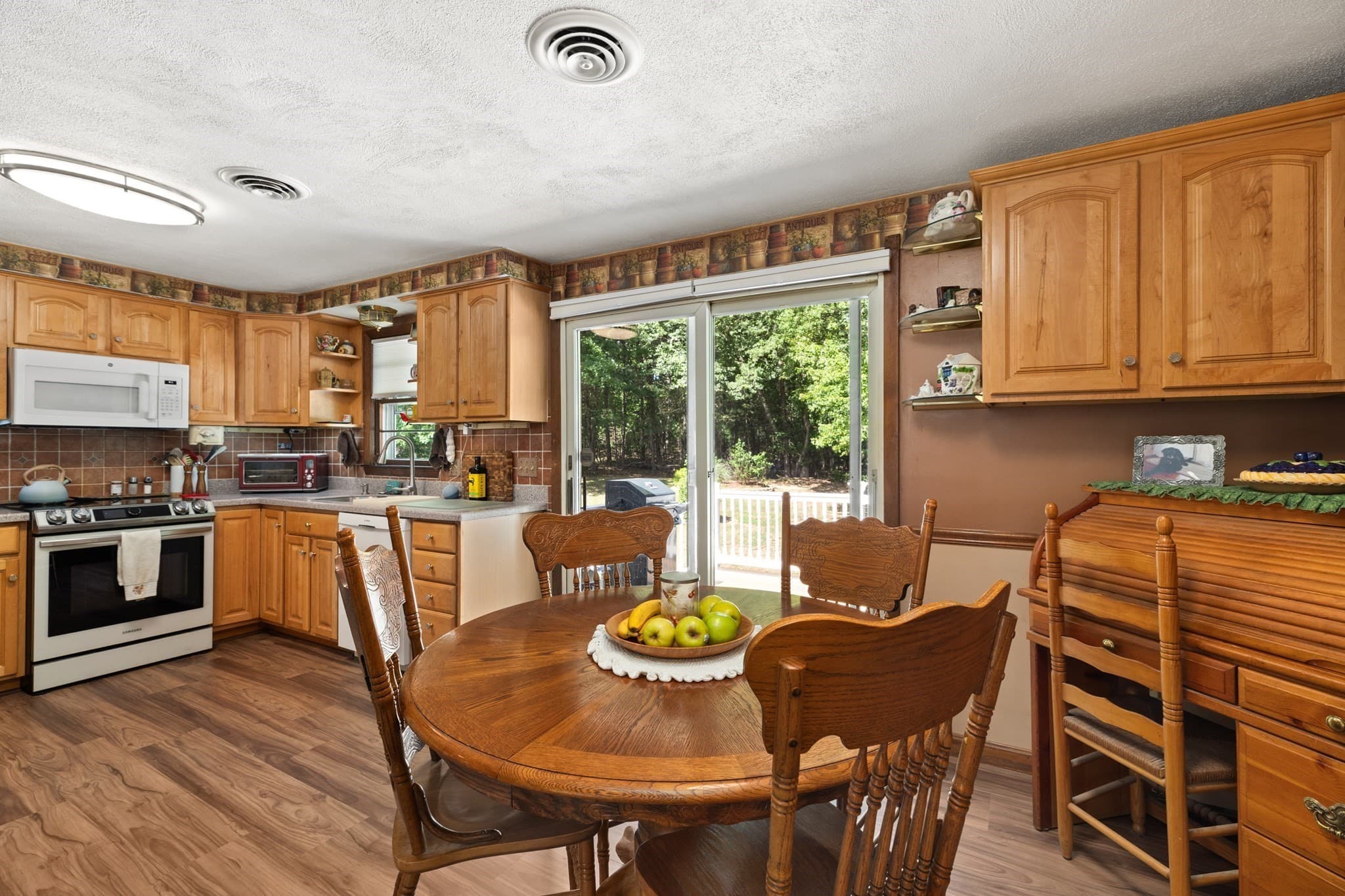 Single Family Residence at 195 Cordaville Rd, Ashland MA 01721, Ashland, photo 7 of 31