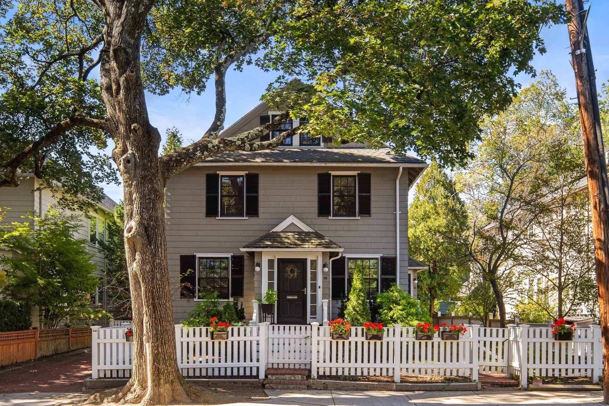 86-88 Grozier Rd, Cambridge MA 02138