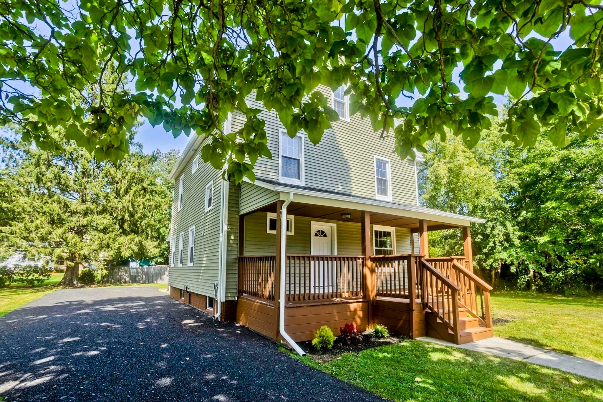 Single Family Residence at 7 Lawndale Street, Easthampton MA 01027, Easthampton, photo 2 of 39