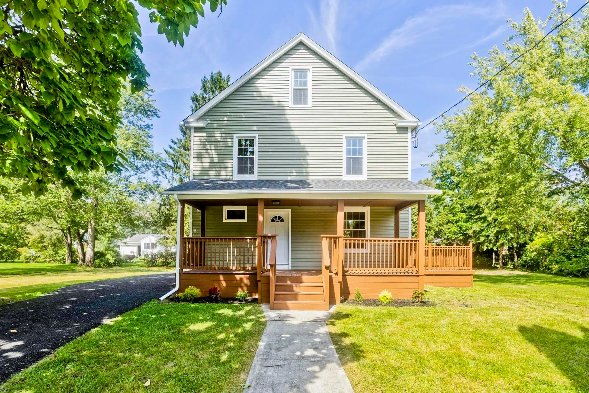 7 Lawndale Street, Easthampton MA 01027