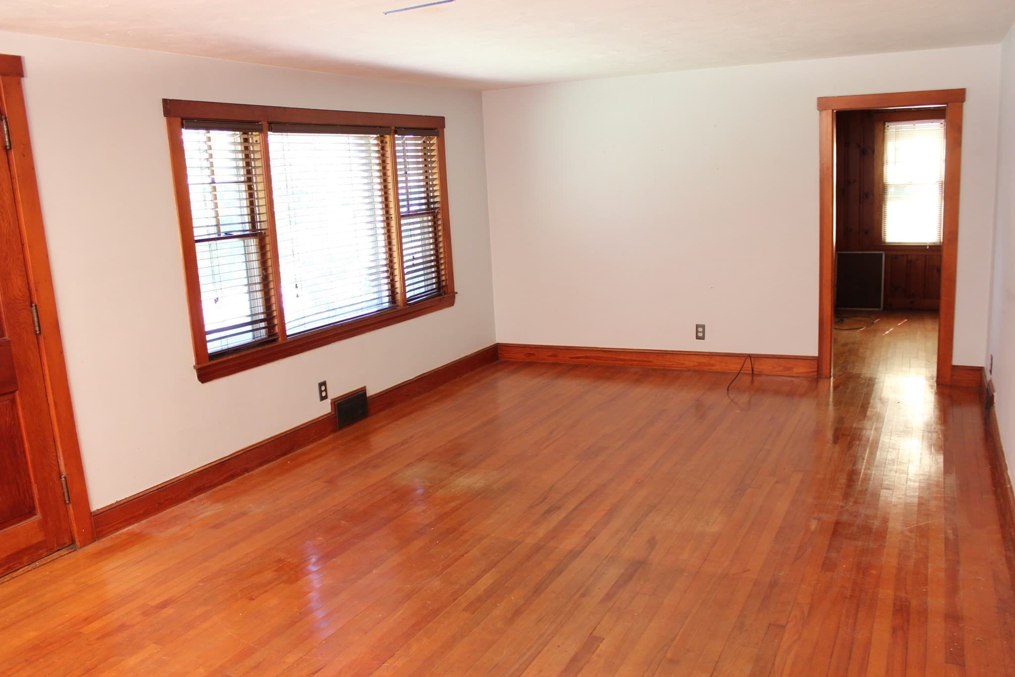 Single Family Residence at 390 Worcester Rd, Barre MA 01005, Barre, photo 2 of 26