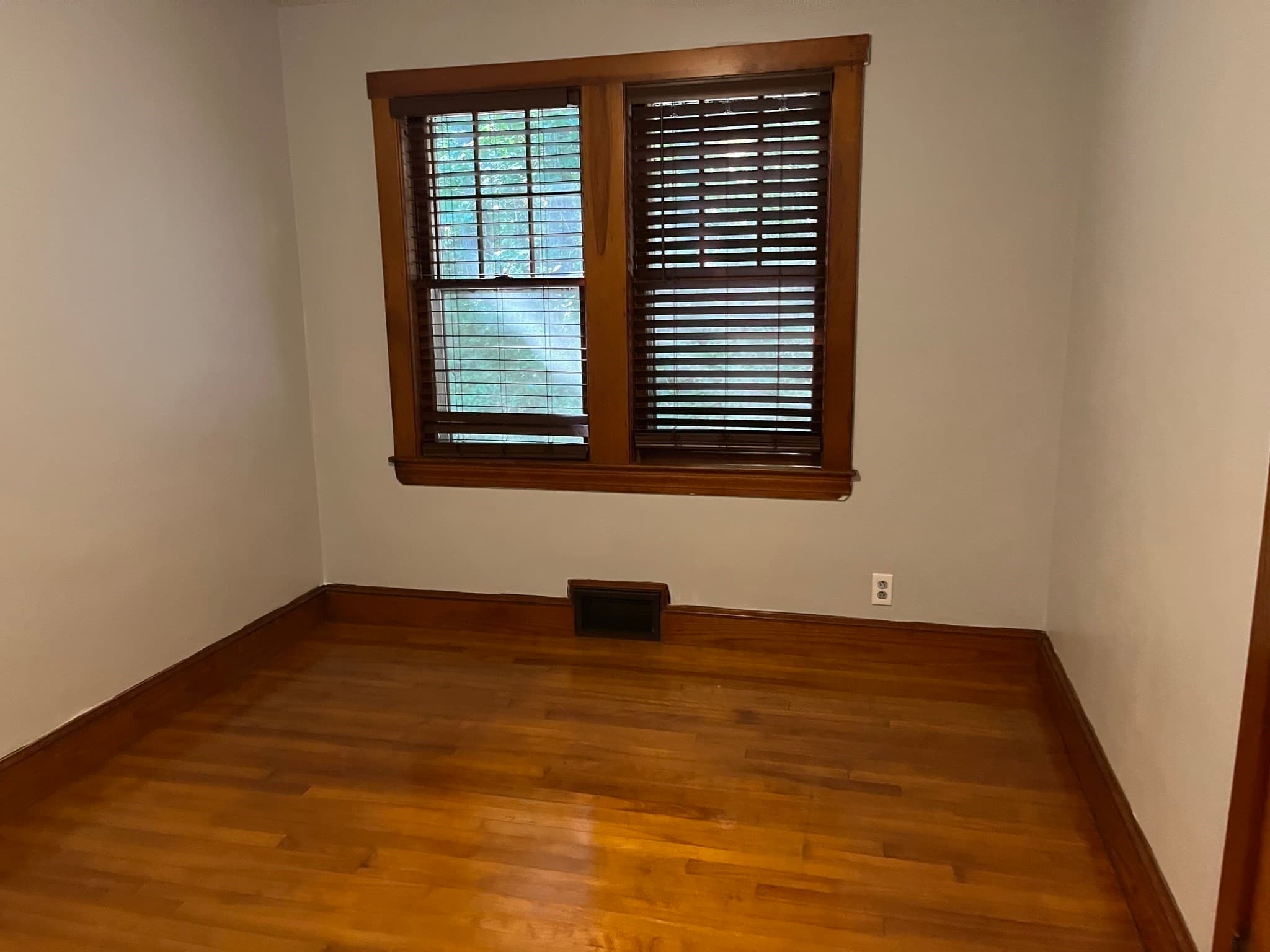 Single Family Residence at 390 Worcester Rd, Barre MA 01005, Barre, photo 7 of 26