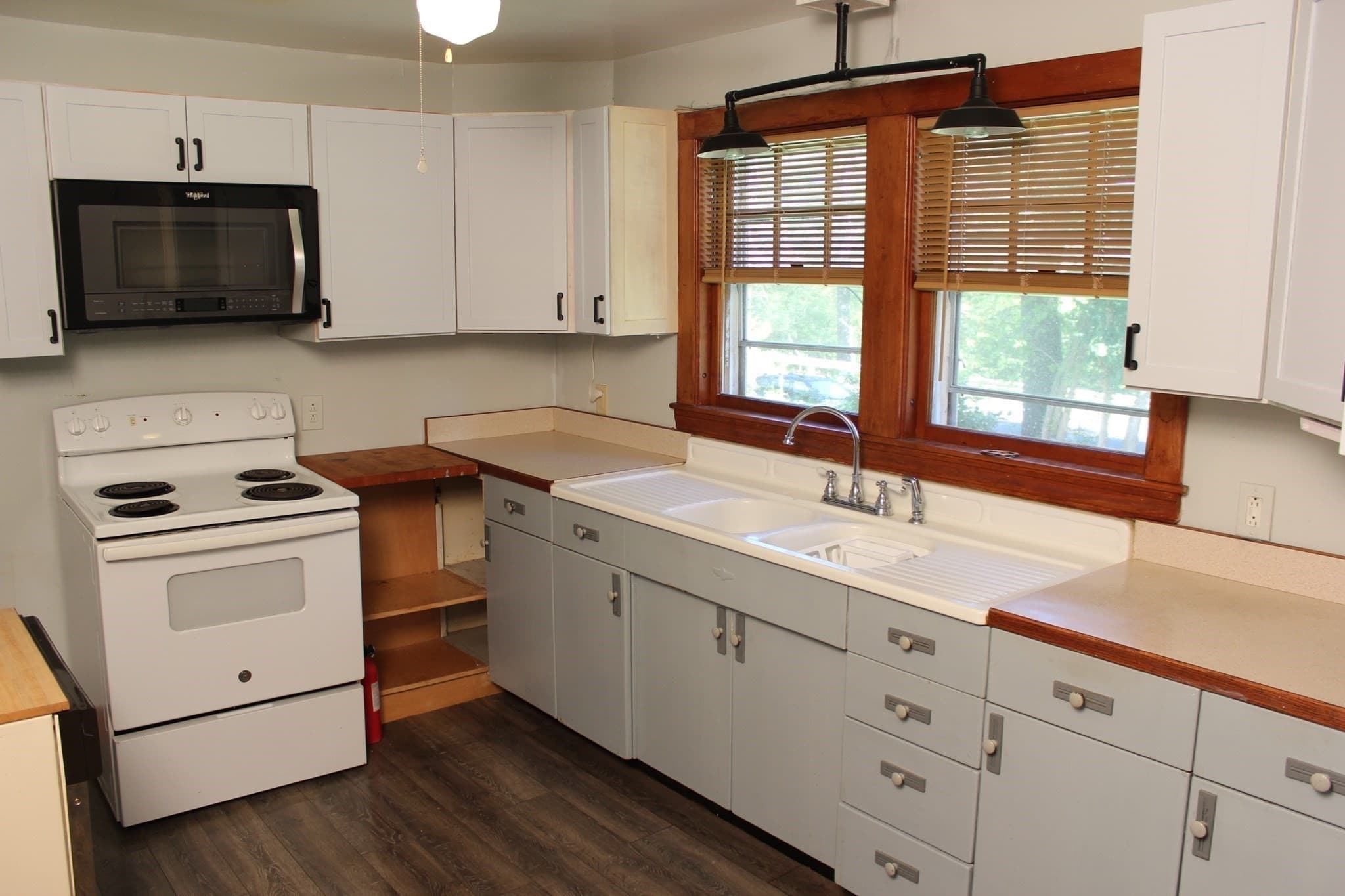 Single Family Residence at 390 Worcester Rd, Barre MA 01005, Barre, photo 4 of 26