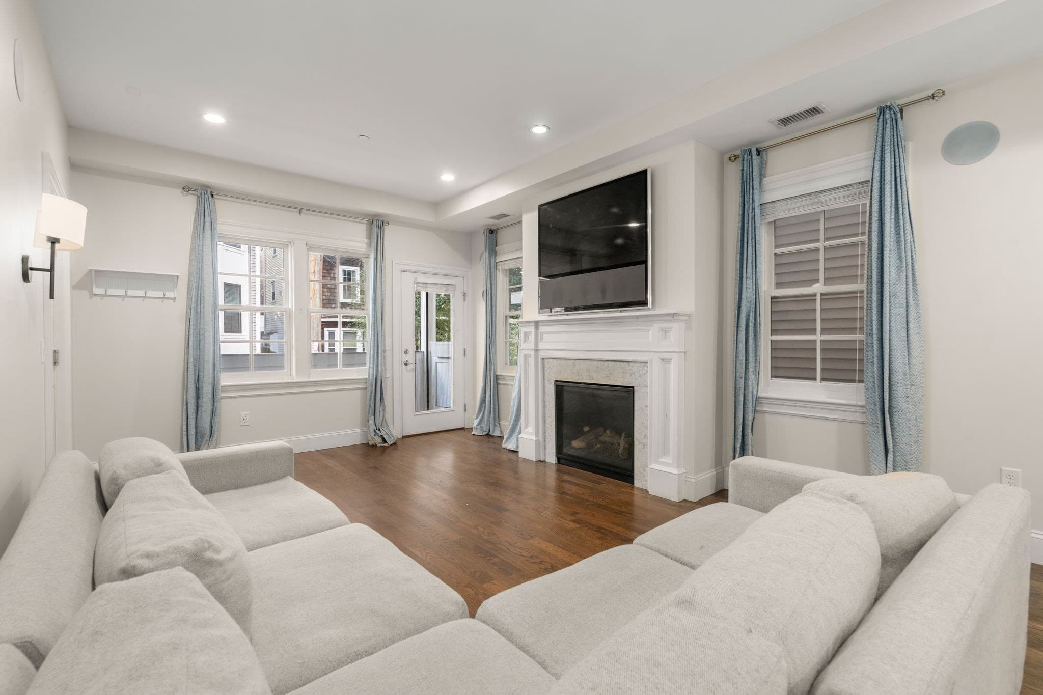 Condominium at 25 Mercer St # 1, Boston MA 02127, Boston, photo 5 of 25