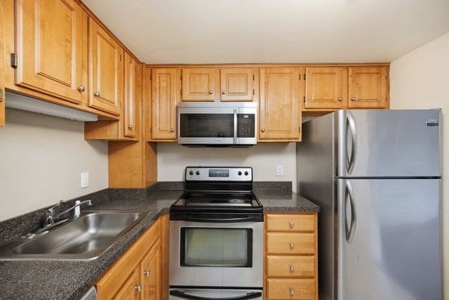 Condominium at 175 Quincy Shore Dr # B61, Quincy MA 02171, Quincy, photo 8 of 27