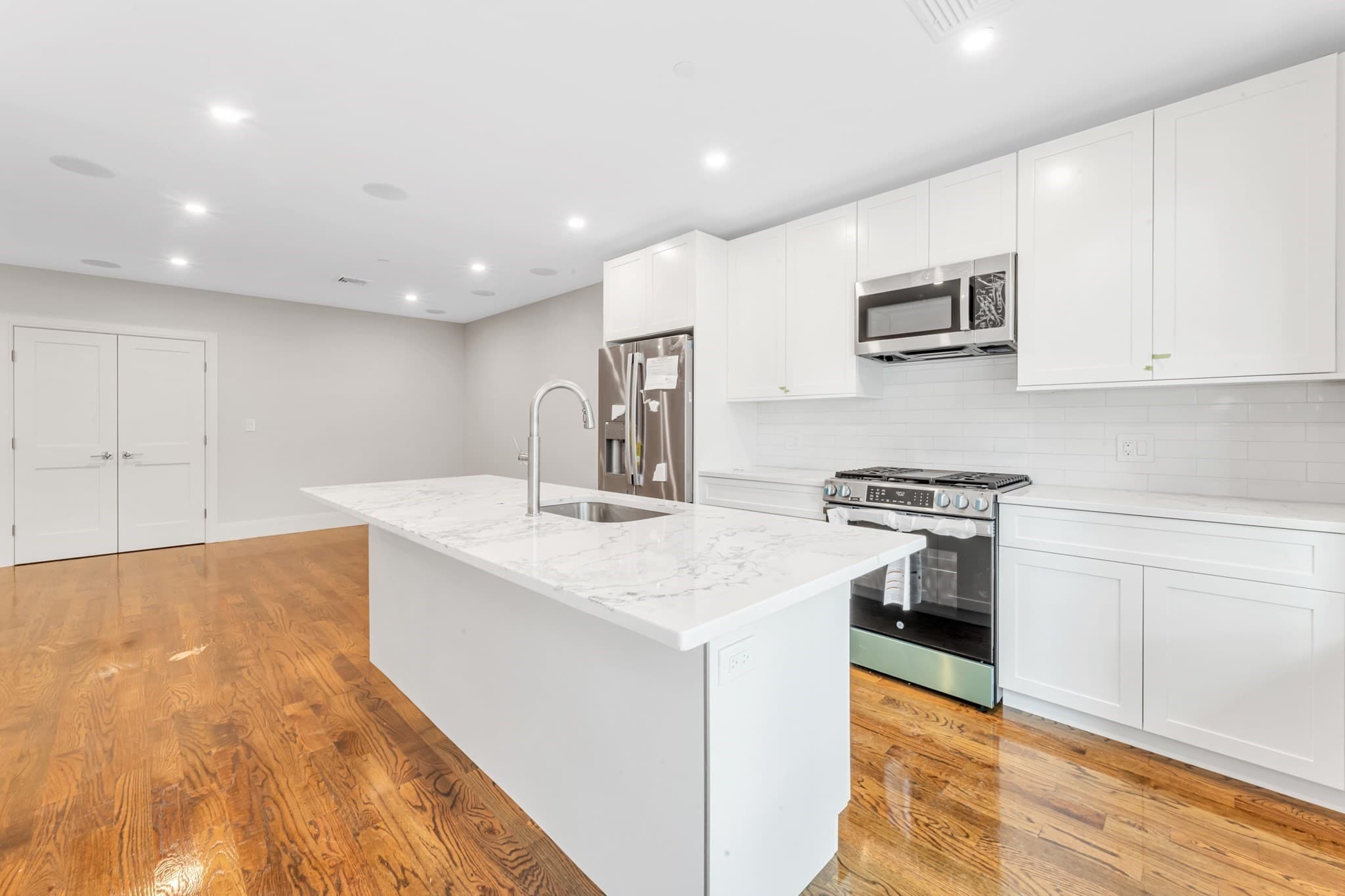 199 Havre St # 6, Boston MA 02128