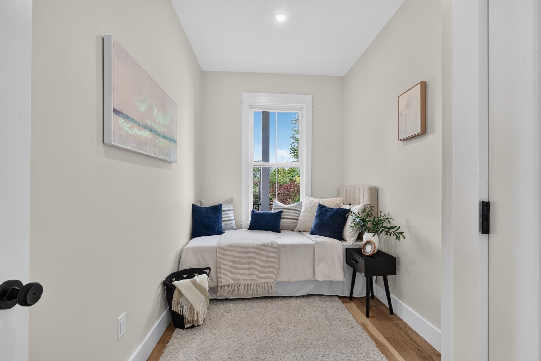 Condominium at 19 Thomas Park # 1, Boston MA 02127, Boston, photo 23 of 39