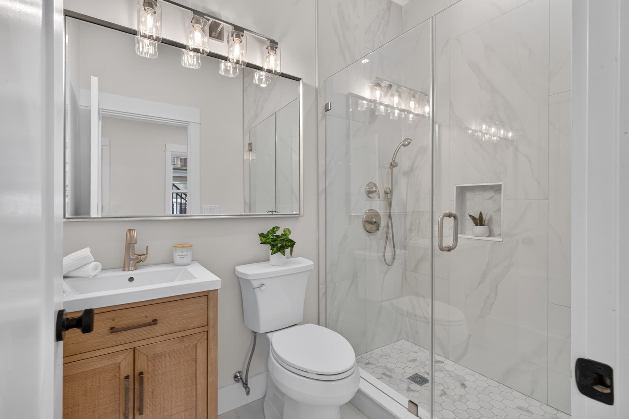 Condominium at 19 Thomas Park # 1, Boston MA 02127, Boston, photo 27 of 39
