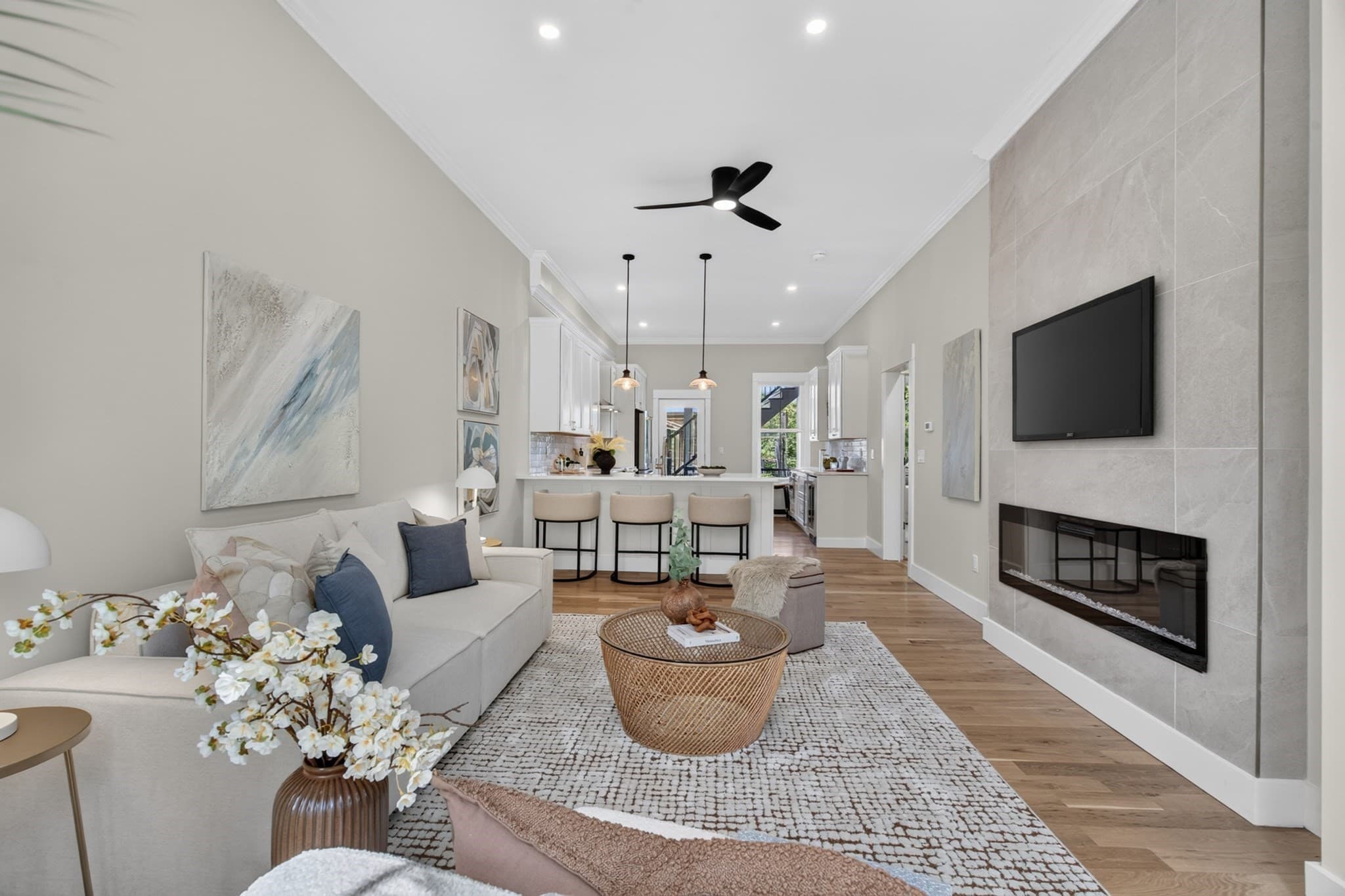 Condominium at 19 Thomas Park # 1, Boston MA 02127, Boston, photo 6 of 39