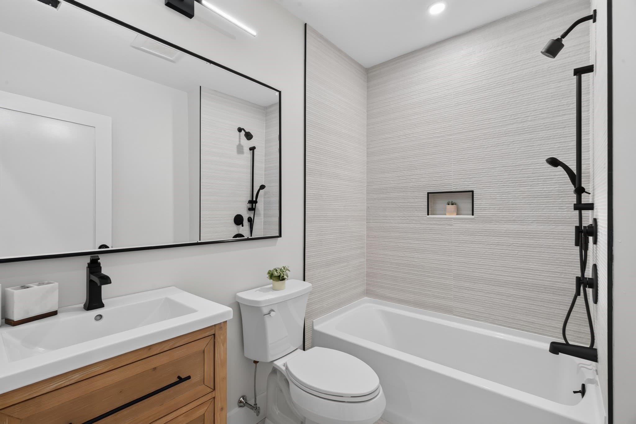 Condominium at 19 Thomas Park # 1, Boston MA 02127, Boston, photo 36 of 39