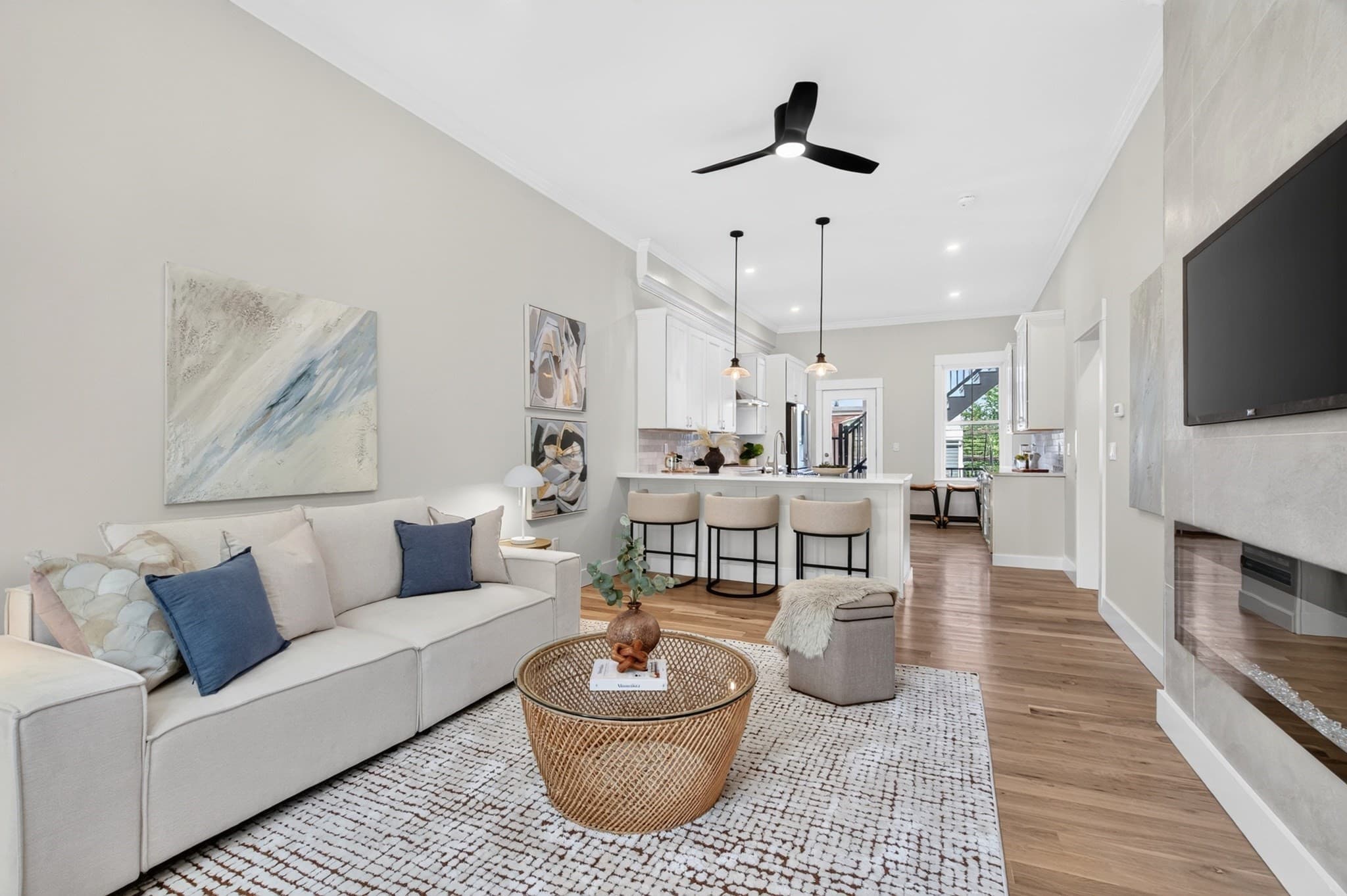 Condominium at 19 Thomas Park # 1, Boston MA 02127, Boston, photo 5 of 39