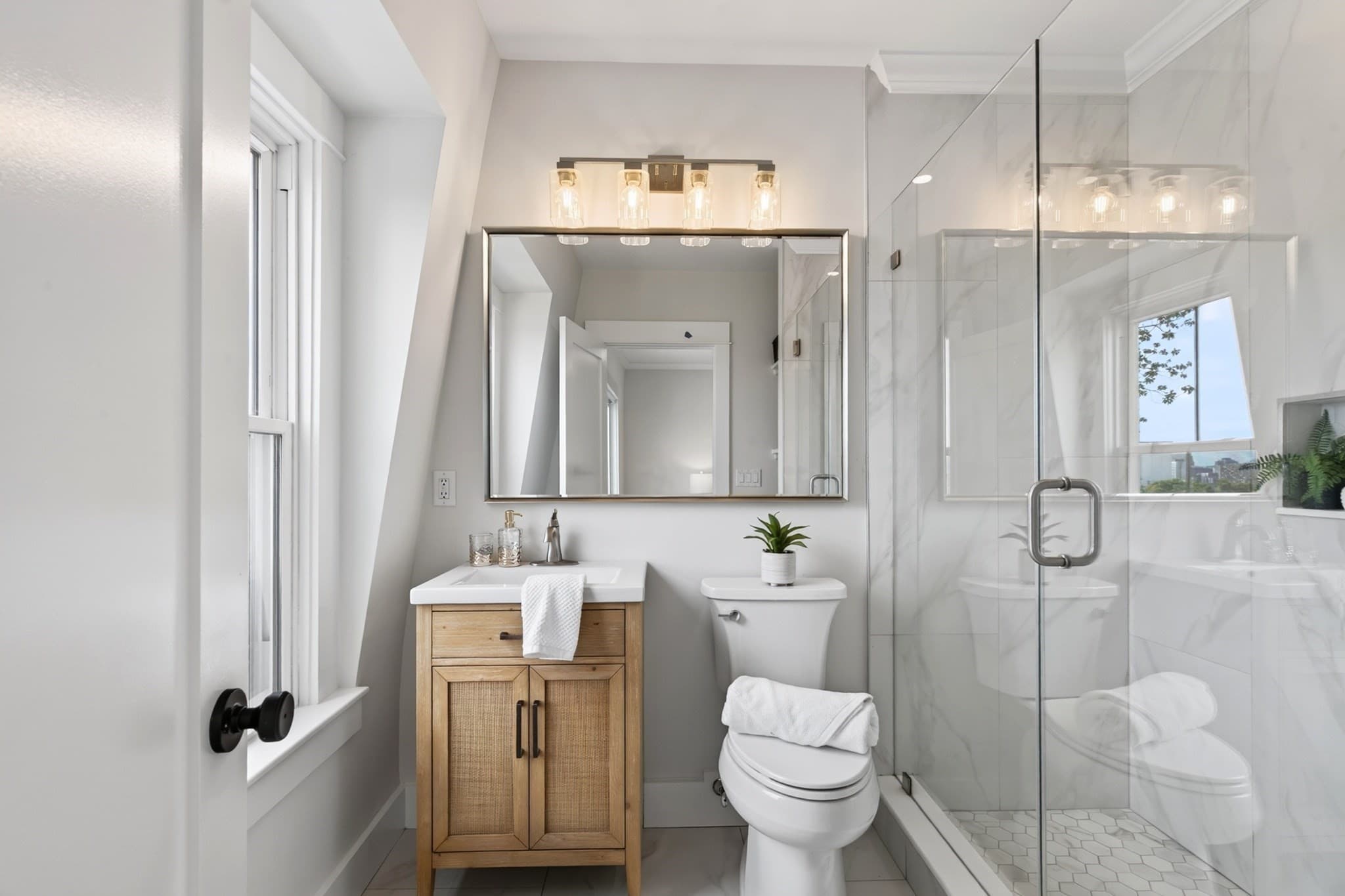 Condominium at 19 Thomas Park # 2, Boston MA 02127, Boston, photo 20 of 38