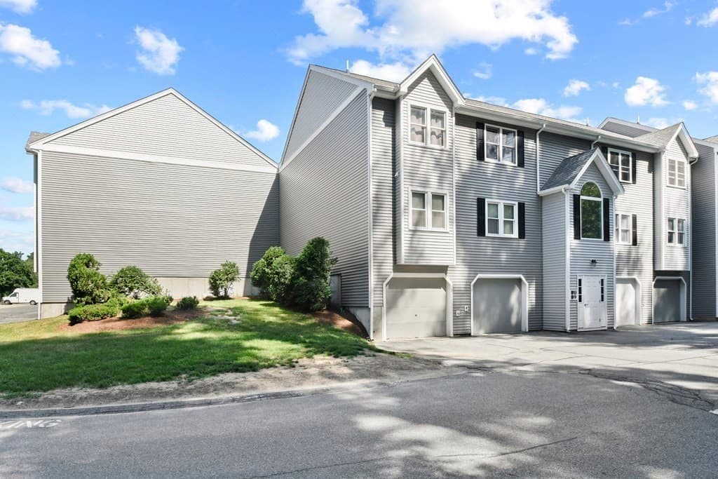 Condominium at 74 Tennis Plaza Road # 38, Dracut MA 01826, Dracut, photo 2 of 29