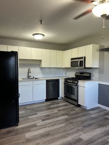 Condominium at 74 Tennis Plaza Road # 38, Dracut MA 01826, Dracut, photo 10 of 29