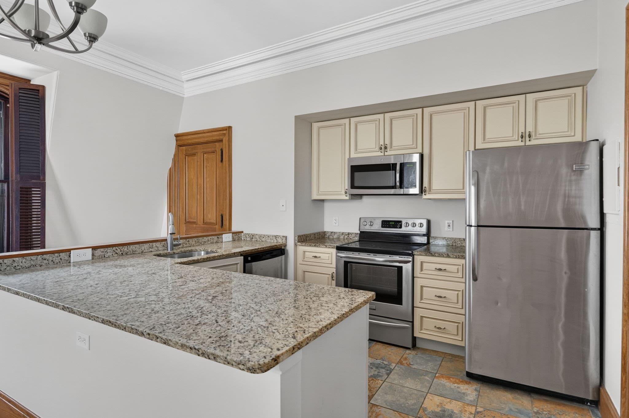 Condominium at 533 Locust St # 7, Fall River MA 02720, Fall River, photo 11 of 18