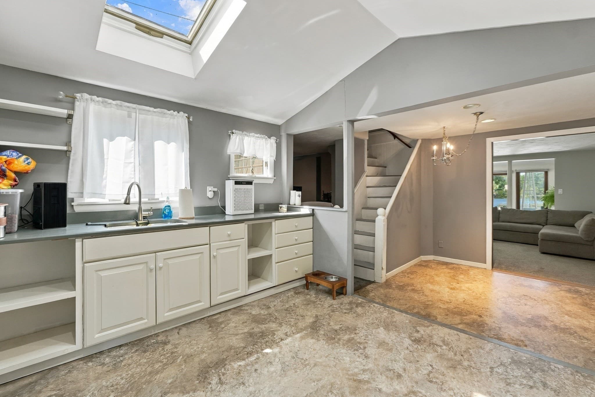 Single Family Residence at 1533 Morton Avenue, New Bedford MA 02745, New Bedford, photo 10 of 36