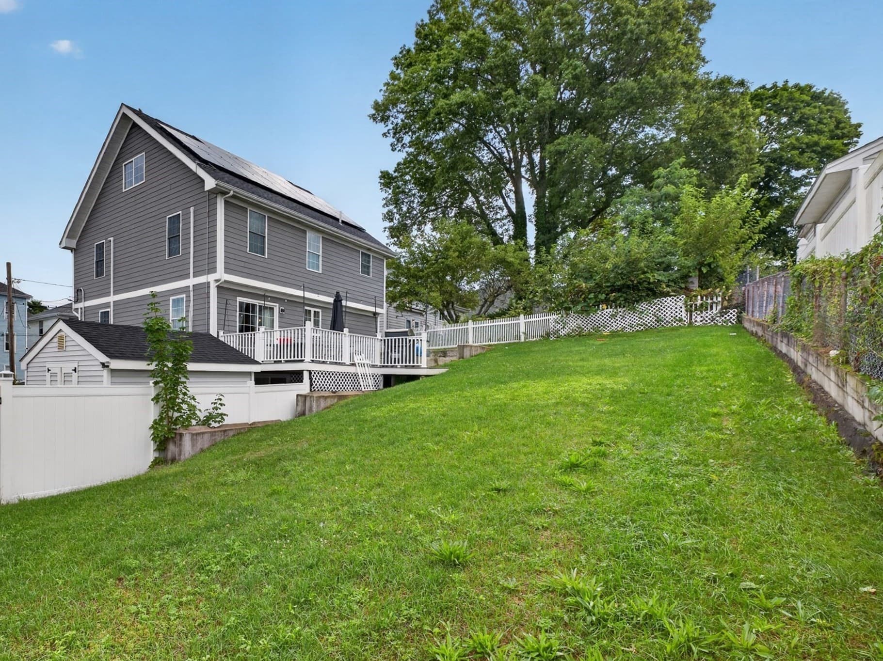 Single Family Residence at 17 Montgomery St, Fall River MA 02720, Fall River, photo 5 of 33