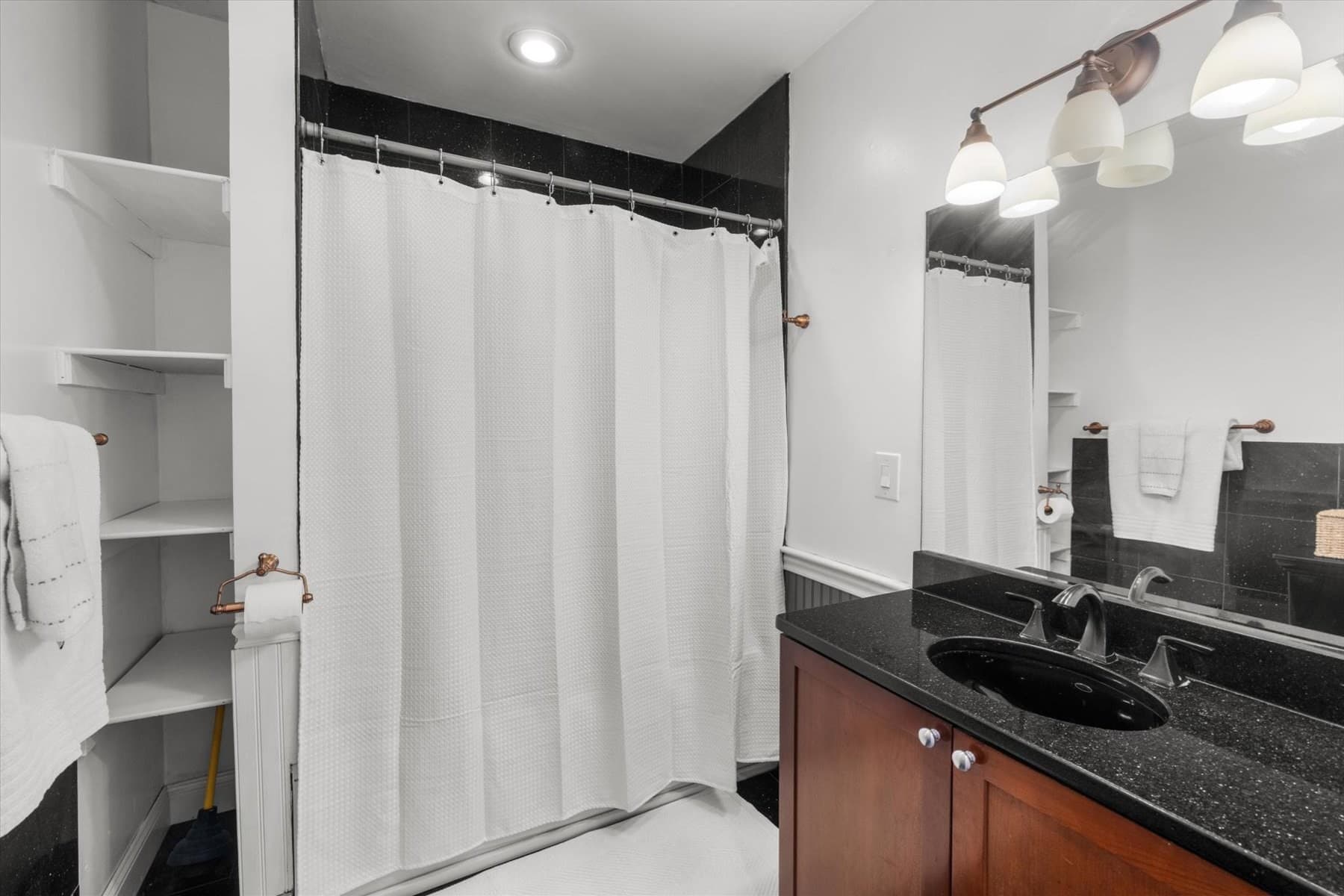 Condominium at 18 Emerson St # 1, Boston MA 02127, photo 11 of 19