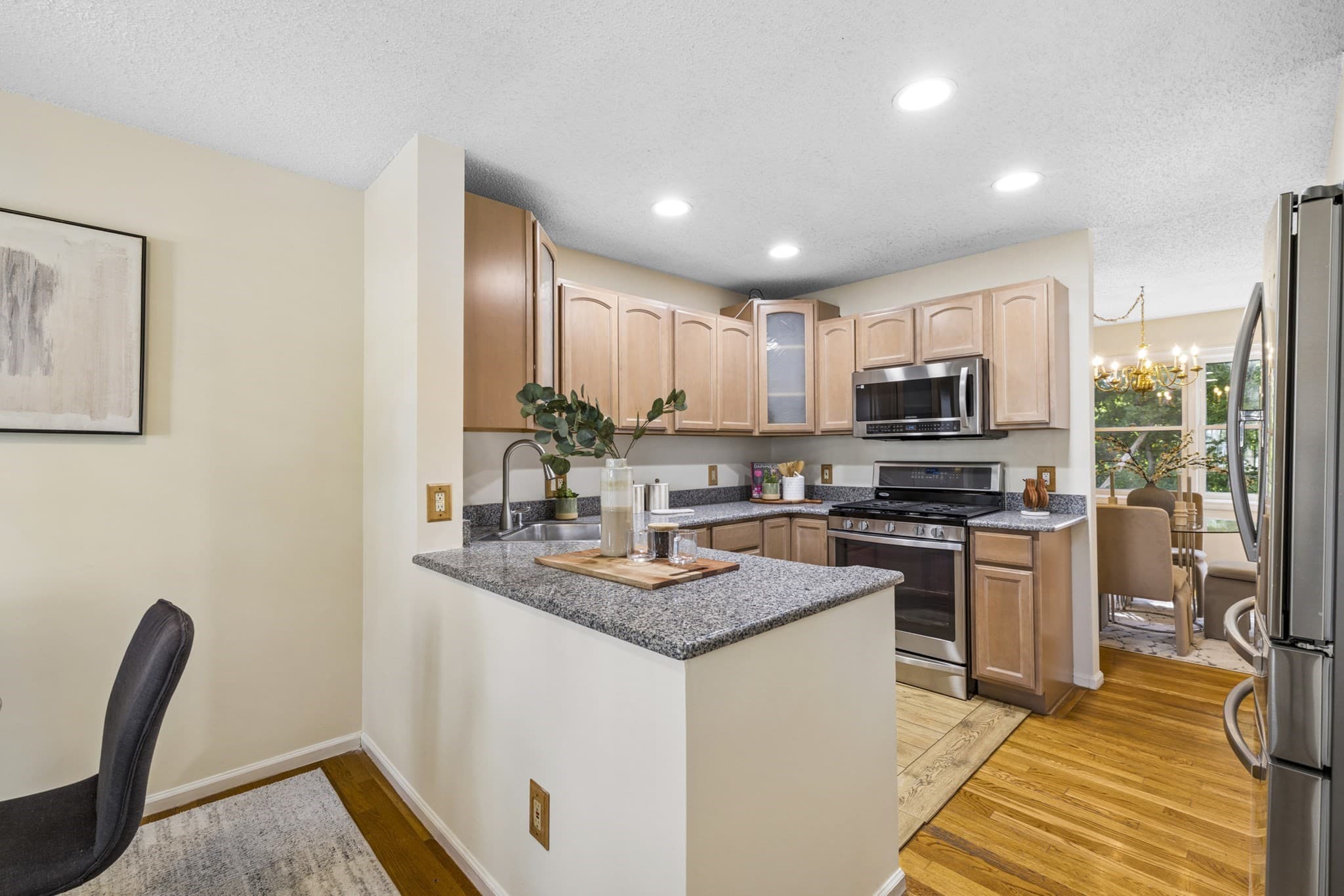 Condominium at 21 Treetop Ct # 21, Burlington MA 01803, Burlington, photo 6 of 39