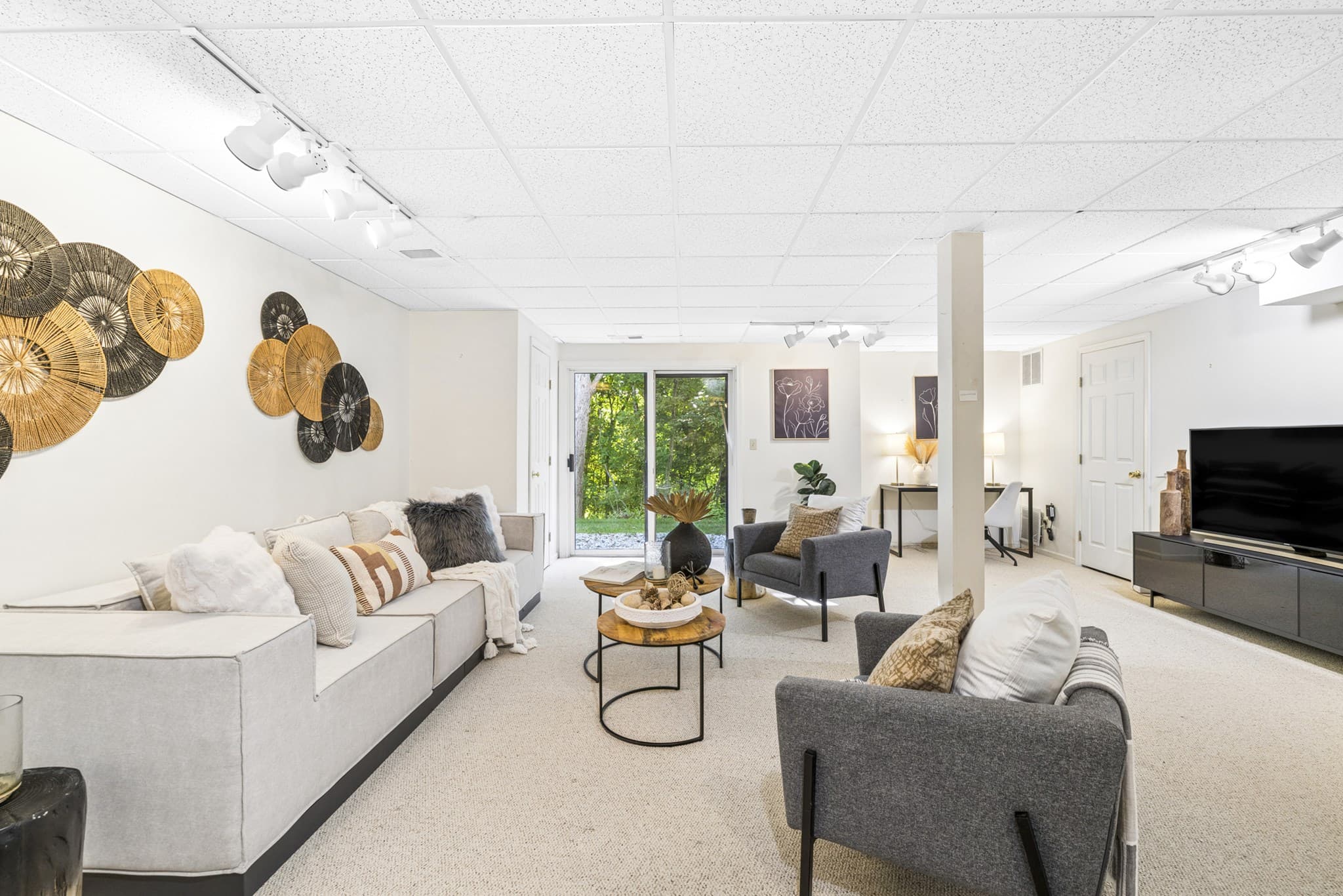 Condominium at 21 Treetop Ct # 21, Burlington MA 01803, Burlington, photo 31 of 39