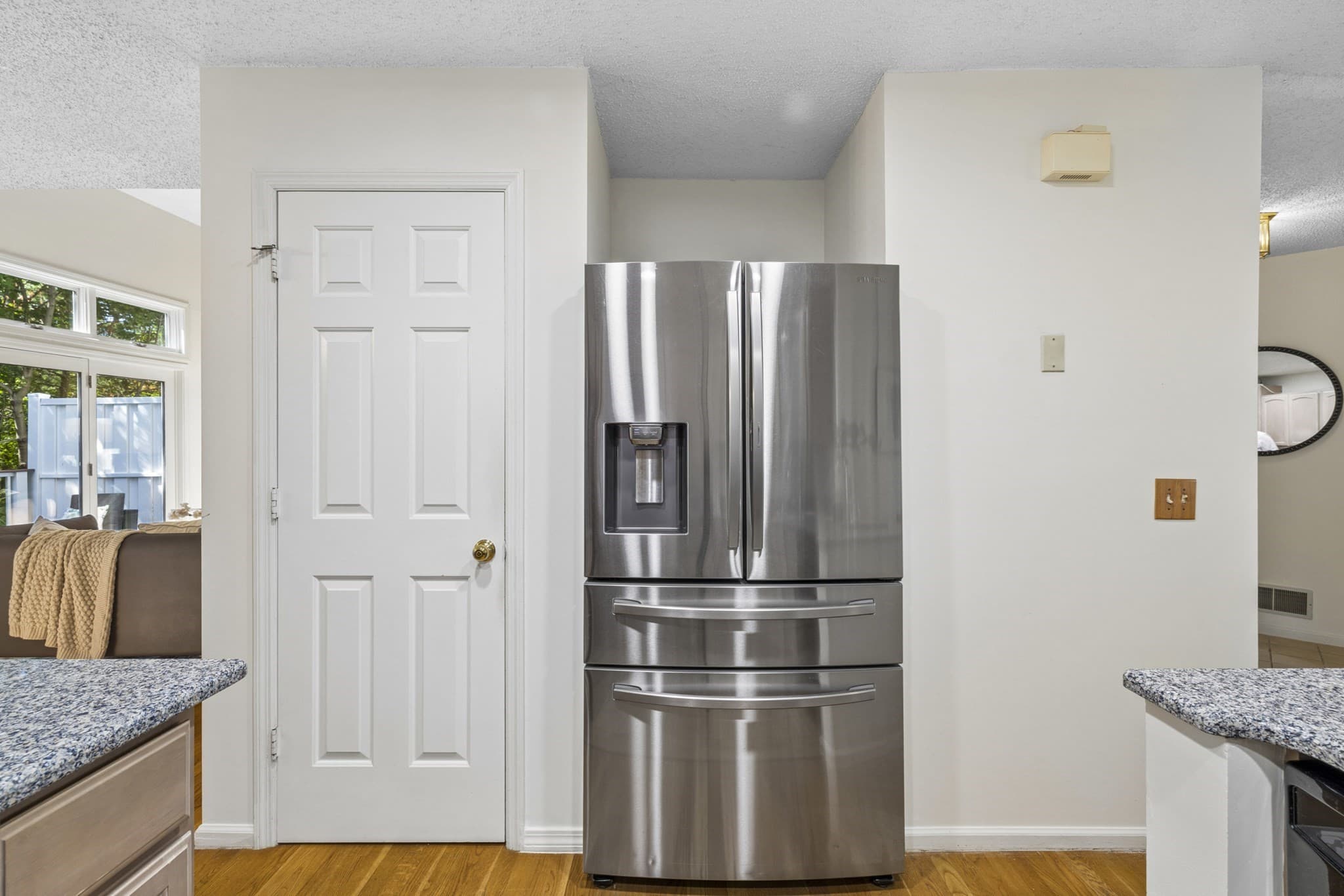 Condominium at 21 Treetop Ct # 21, Burlington MA 01803, Burlington, photo 8 of 39