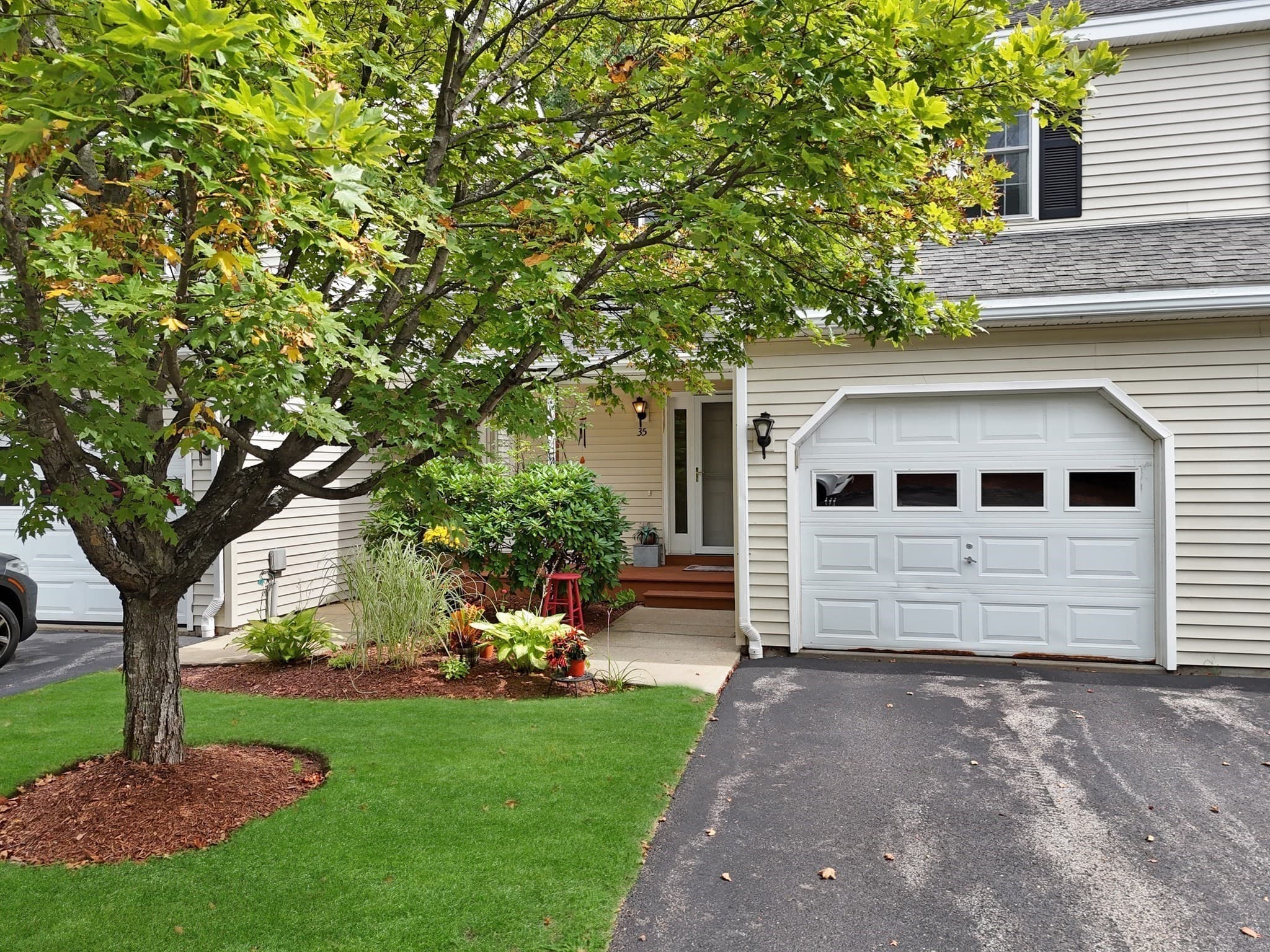 Condominium at 35 Belgian Ln # 35, Leominster MA 01453, Leominster, photo 3 of 34