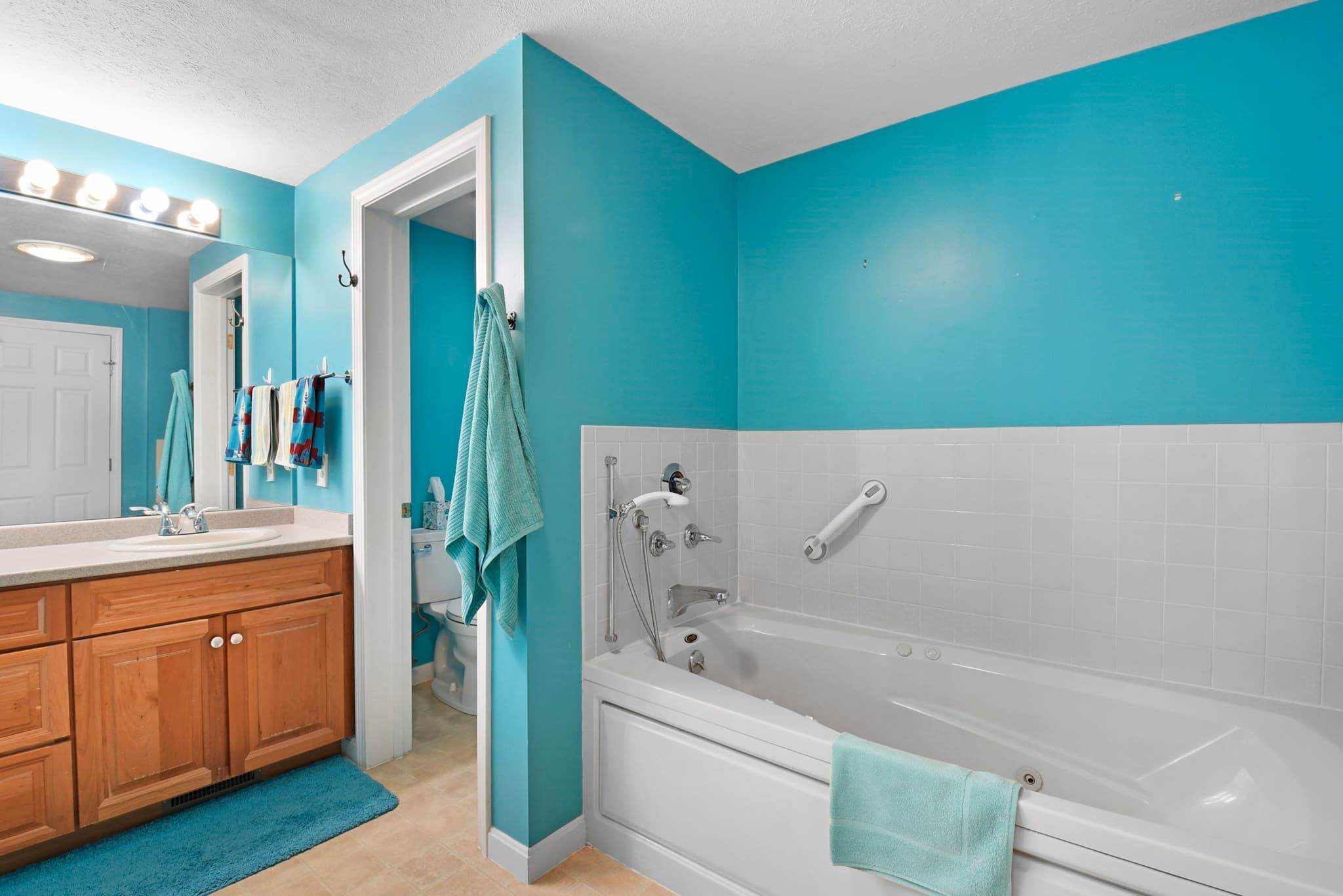 Condominium at 35 Belgian Ln # 35, Leominster MA 01453, Leominster, photo 28 of 34
