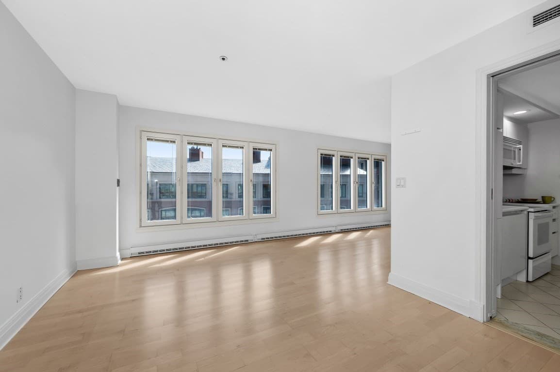 Condominium at 20 Rowes Wharf, Boston MA 02110, photo 2 of 29