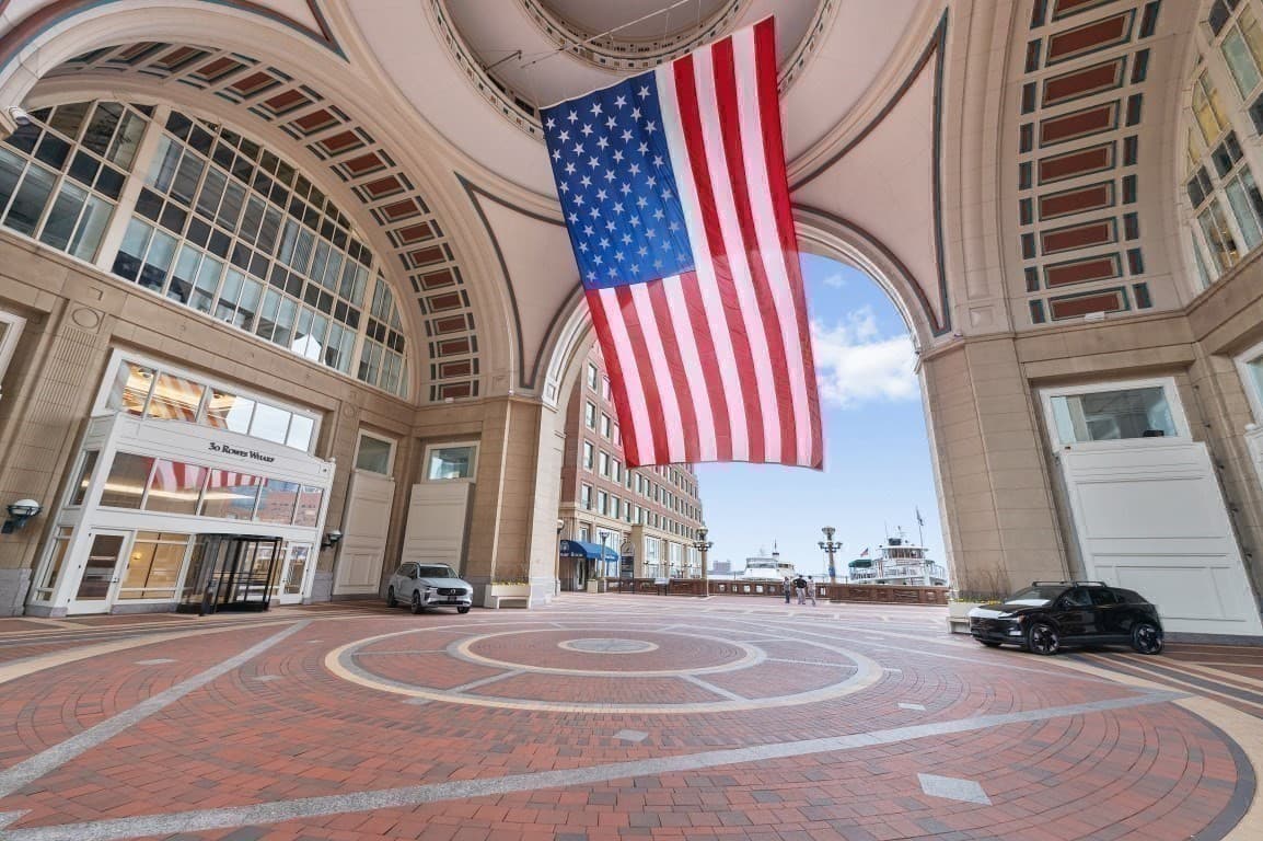 Condominium at 20 Rowes Wharf, Boston MA 02110, photo 26 of 29