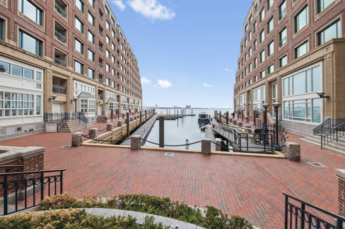 Condominium at 20 Rowes Wharf, Boston MA 02110, photo 22 of 29