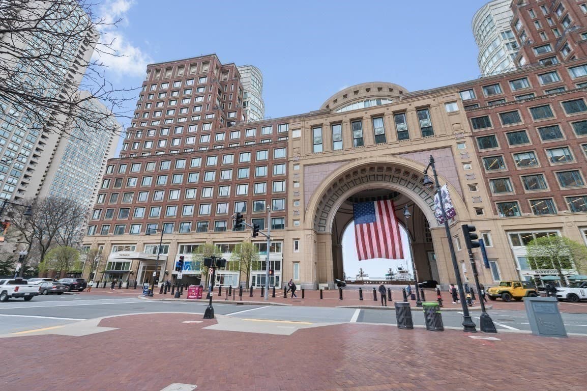 Condominium at 20 Rowes Wharf, Boston MA 02110, photo 25 of 29