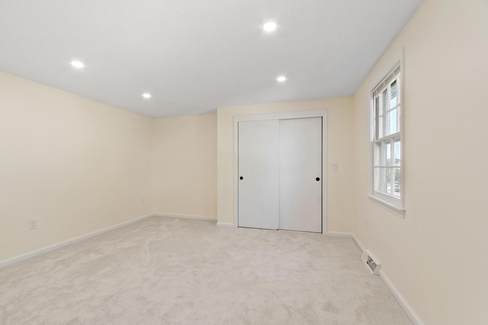 Condex at 94 Mablin # 94, North Andover MA 01845, North Andover, photo 25 of 37